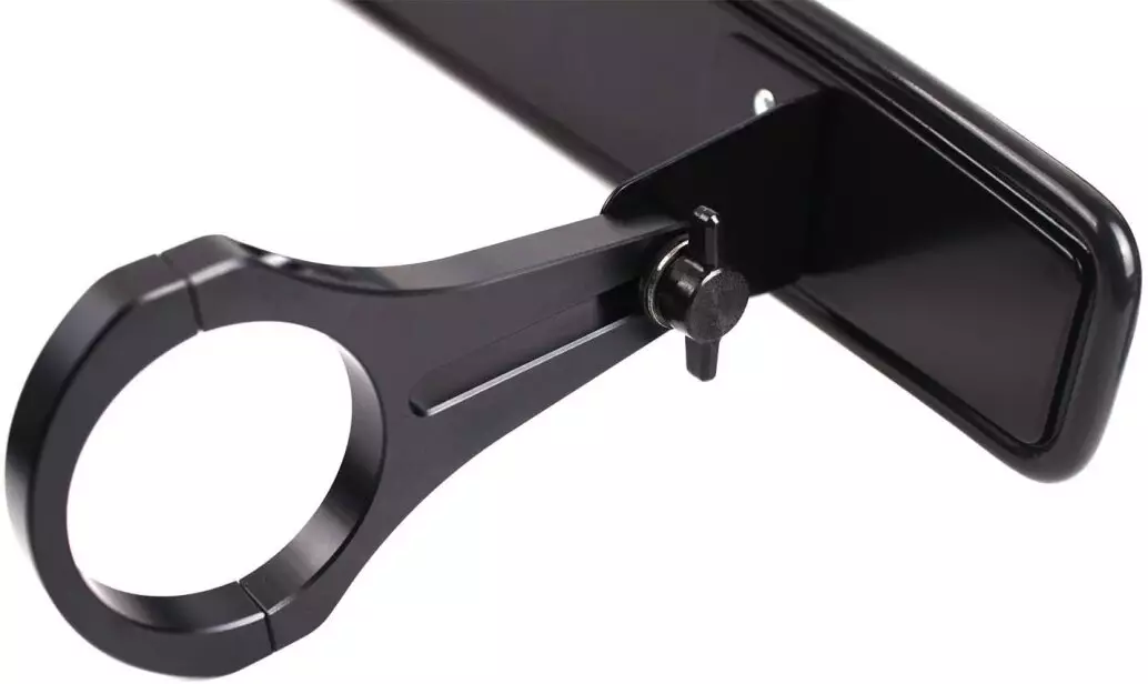 Mounting bracket closeup. Photo credit Xislet.