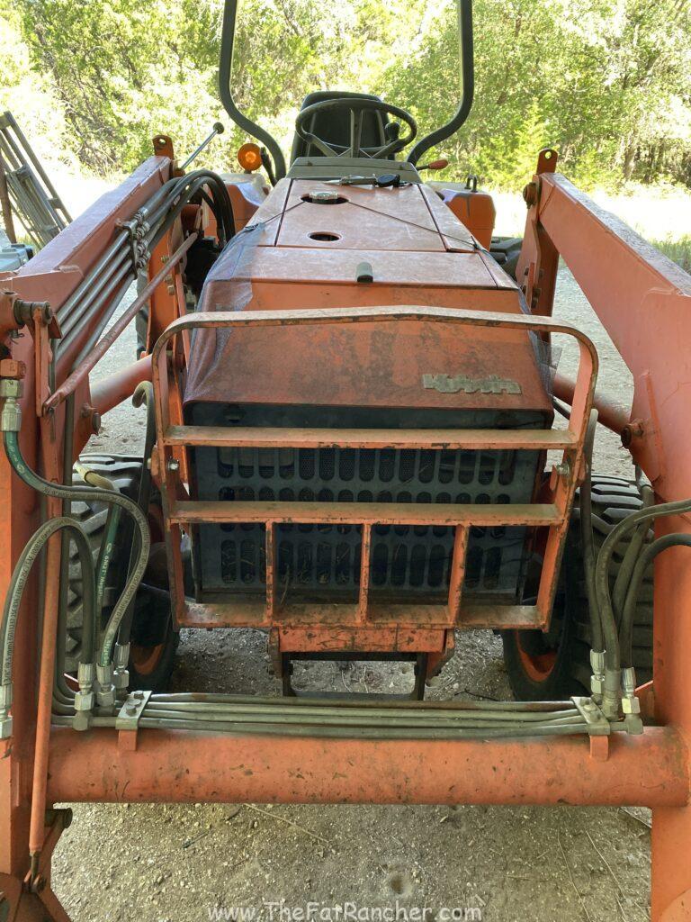 Tractor radiator grille
