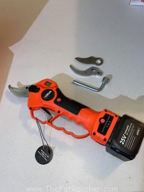 Electric pruning shear